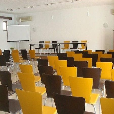 Ilidi Rock Apartments Tílos Бизнес снимка